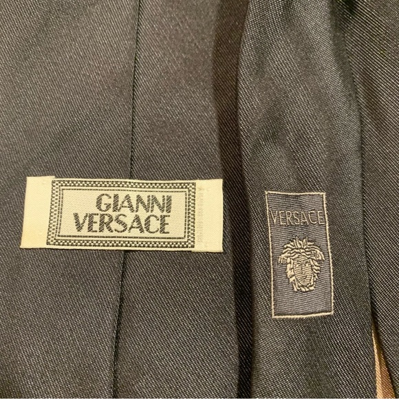 Gianni Versace Black tie - Picture 2 of 5